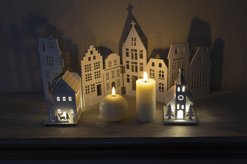 �f�R�^�E���{�[�h�i�z���C�g�j