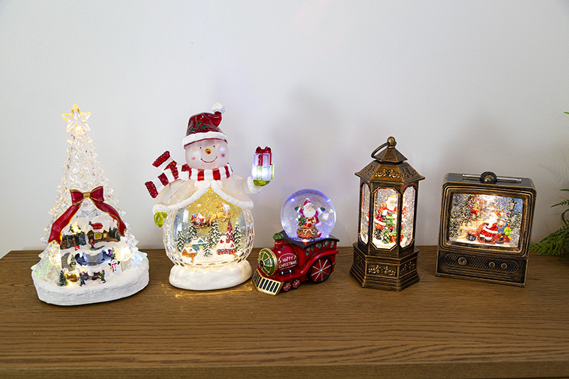 �X�m�[�C���O�~���[�W�J���X�^���h�i�X�m�[�}���j