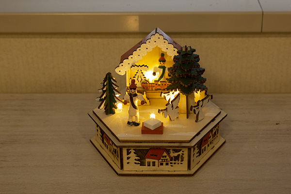 �E�b�h���C�g�X�^���h�i�m���f�B�b�N�c���[�n�E�X�j