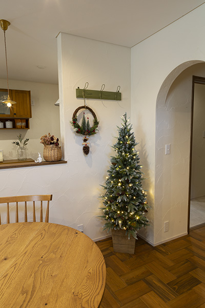 �������