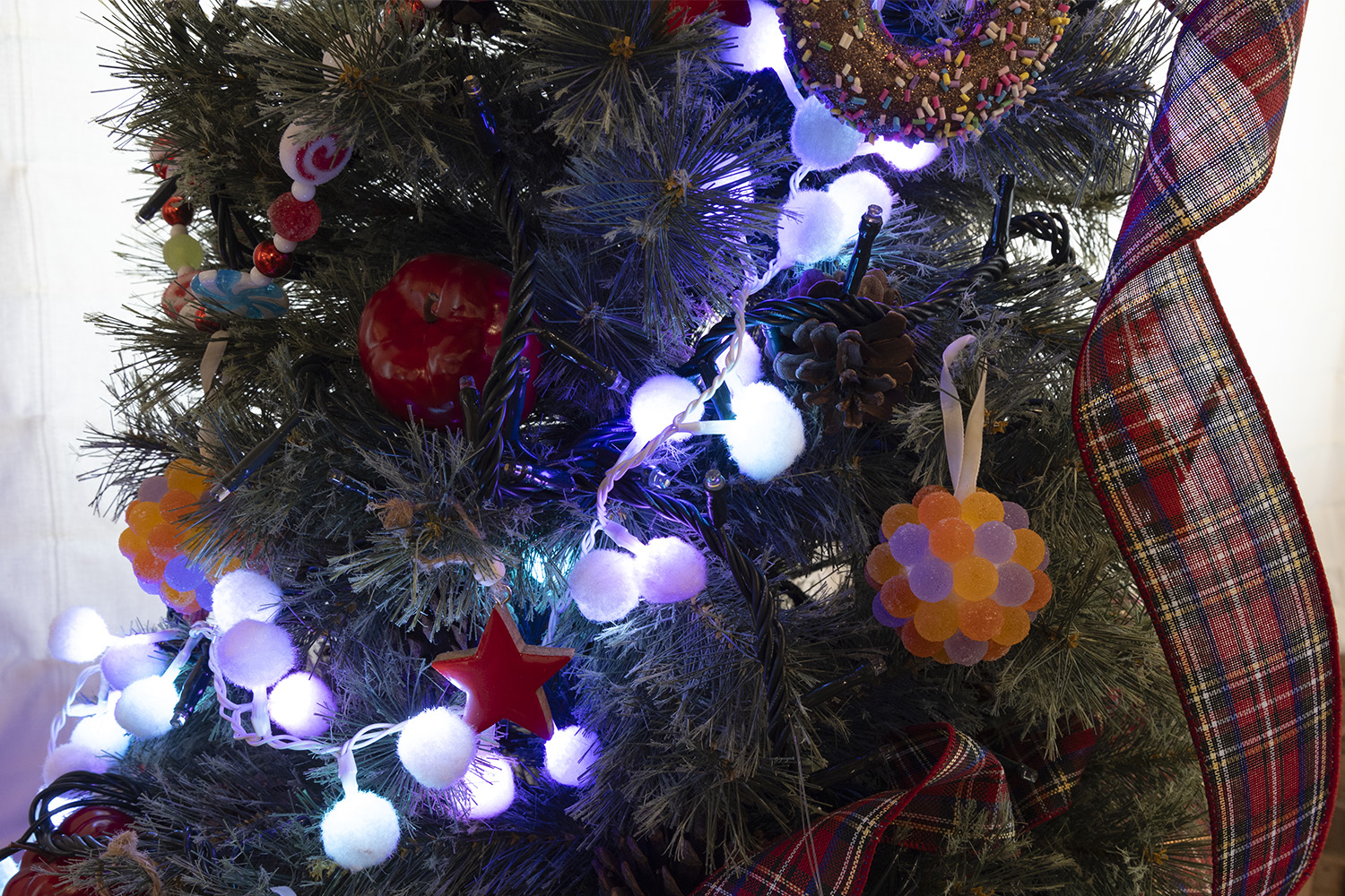 �z���C�g�E�[���{�[�����C�g�i�}���`�J���[�j