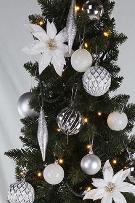 クリスマスオーナメントセット（フロイデン・ホワイト180）飾りつけ例